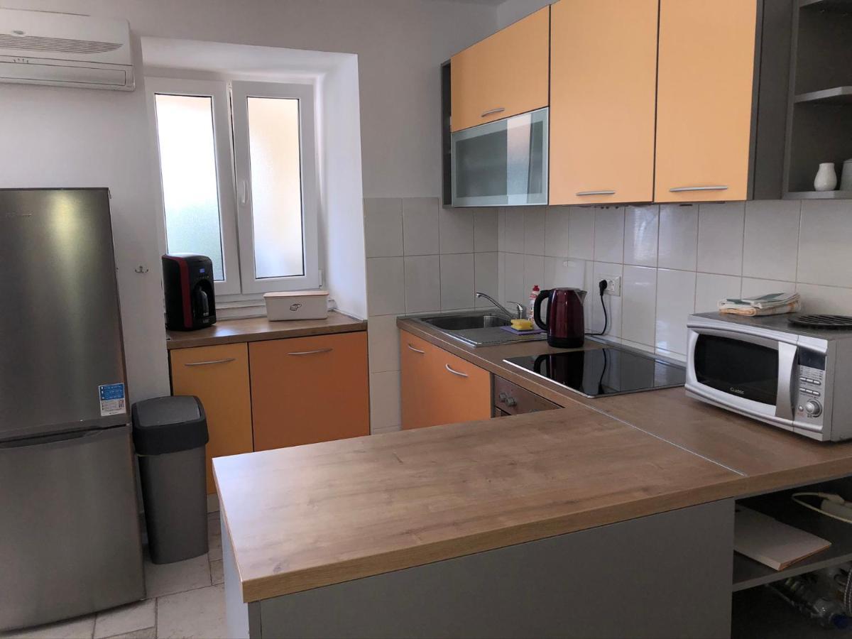 Apartments Trlika Kampor Luaran gambar