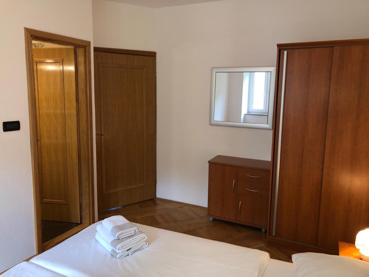 Apartments Trlika Kampor Luaran gambar