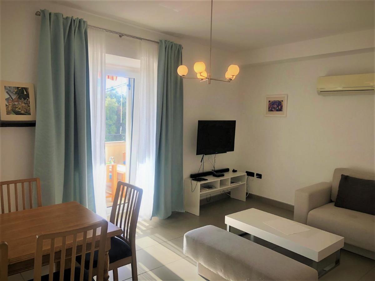 Apartments Trlika Kampor Luaran gambar