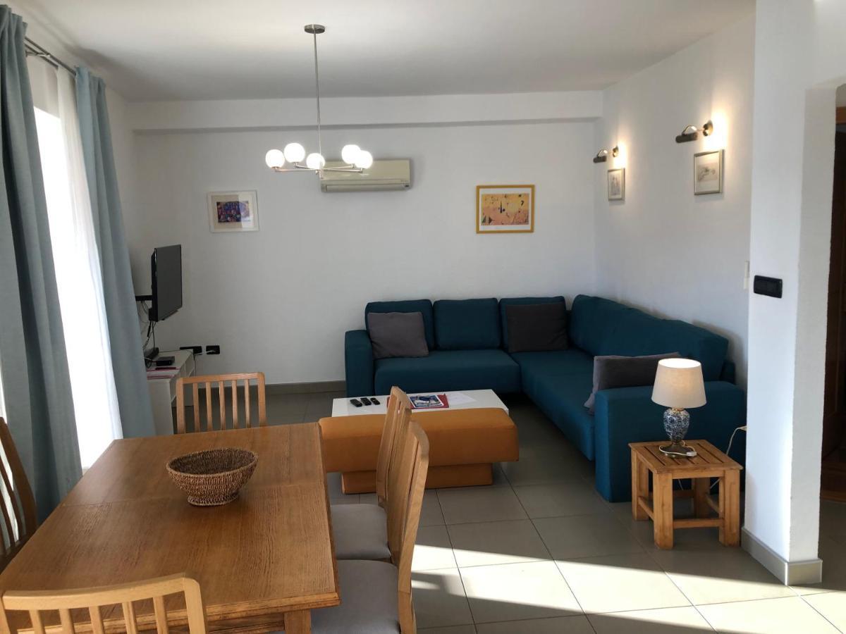 Apartments Trlika Kampor Luaran gambar